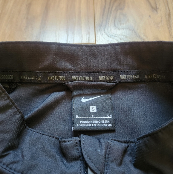 Nike Performance Jacket - Picture 4 of 6